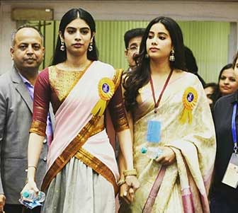 Khushi-Kapoor-with-Janhavi